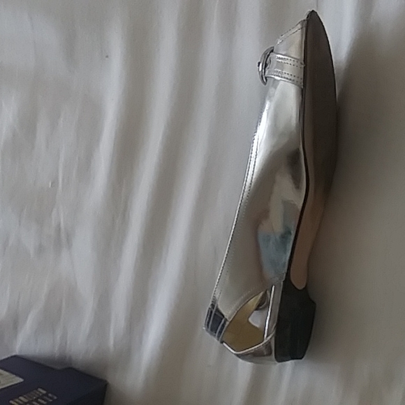 Women's Stuart Weitzman flats - Picture 2 of 5